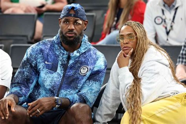 LeBron James & wife Savannah