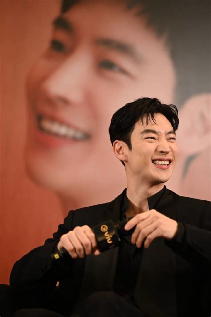Lee Jehoon Age, Net Worth, Wife, Family, Height and Biography