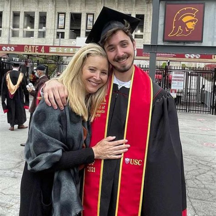 Lisa Kudrow Says Son Was Surprised Friends Was Funny After First Watch