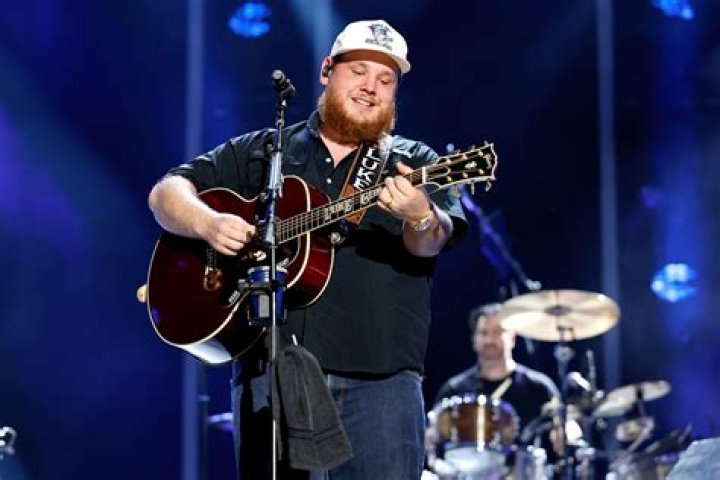 Luke Combs Net Worth Early Life, Biography, Career, Age, Height