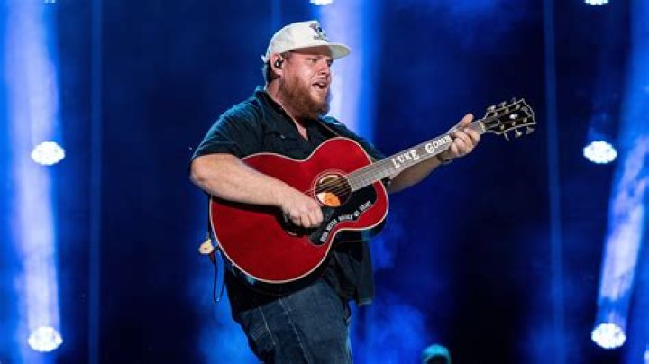 Luke Combs On LifeAltering Experience Of A Father &ldquo;Priority