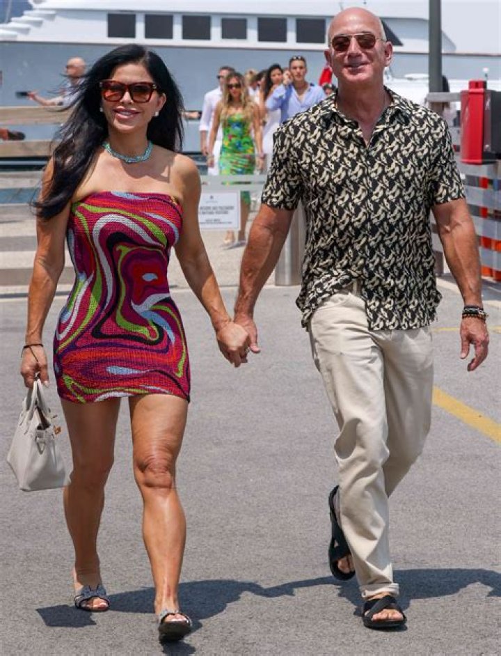 MacKenzie Bezos Biography Facts, Childhood, Family & Achievements of