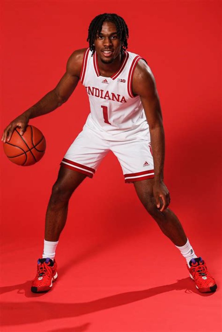 Mackenzie Mgbako is an Indiana Hoosiers player
