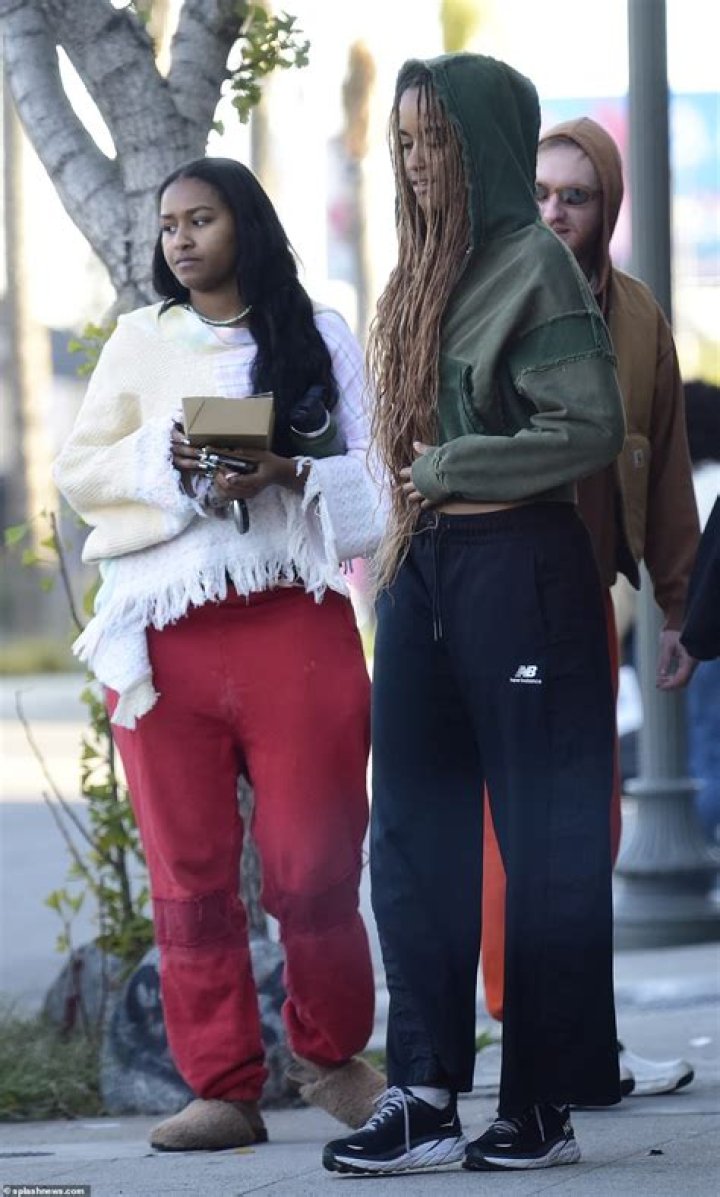 Malia and Sasha Obama Were Loaned by Their Real Parents so America