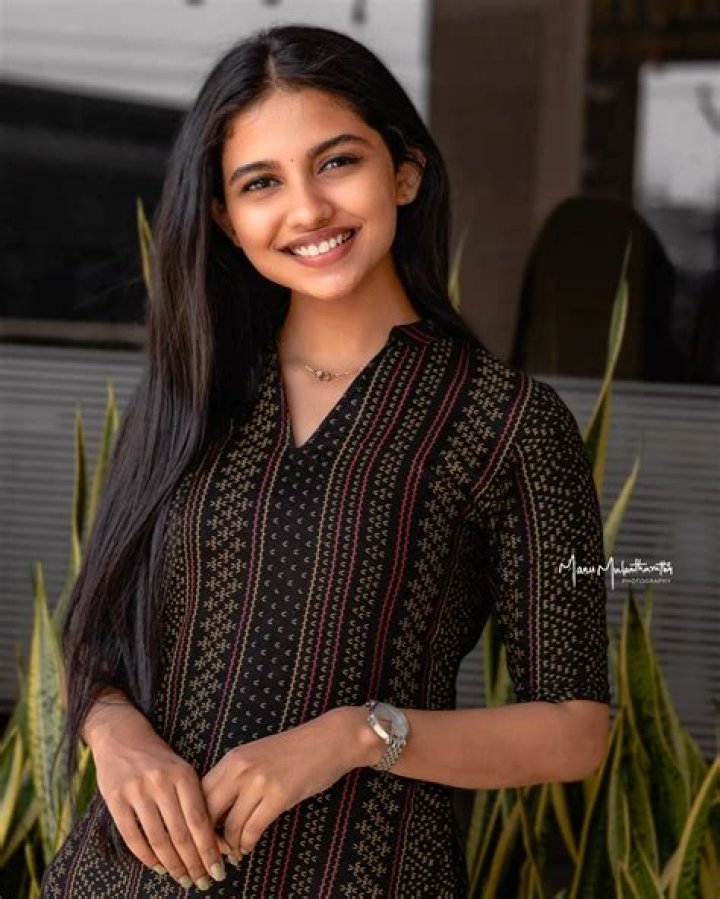 Mamitha Baiju Home