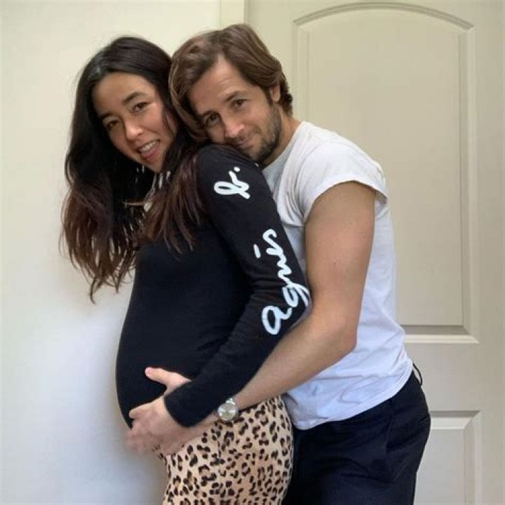 Maya Erskine and Michael Angarano Engaged, Expecting First Child