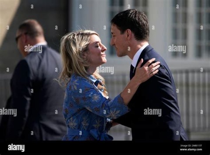 M&eacute;lanie Joly Age, Biography, Children EducationWeb