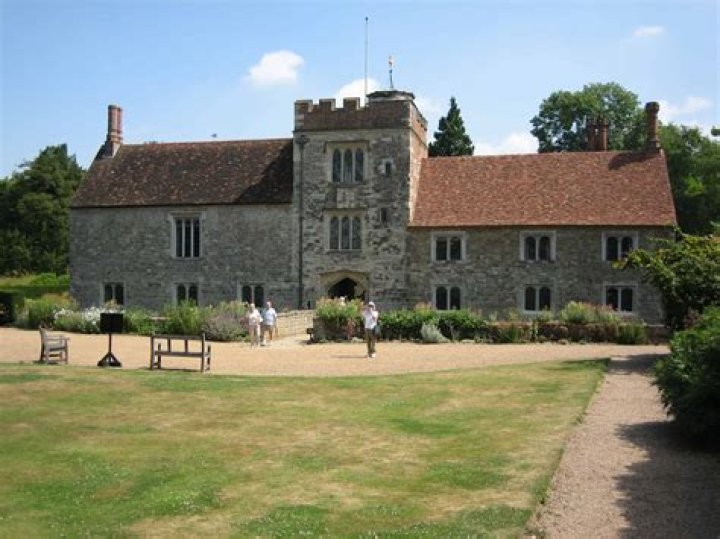 Medieval Manor Houses Facts, Summary, History & Architecture