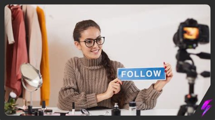 Meet Top EGirl Influencer Waifu Mia Maxim