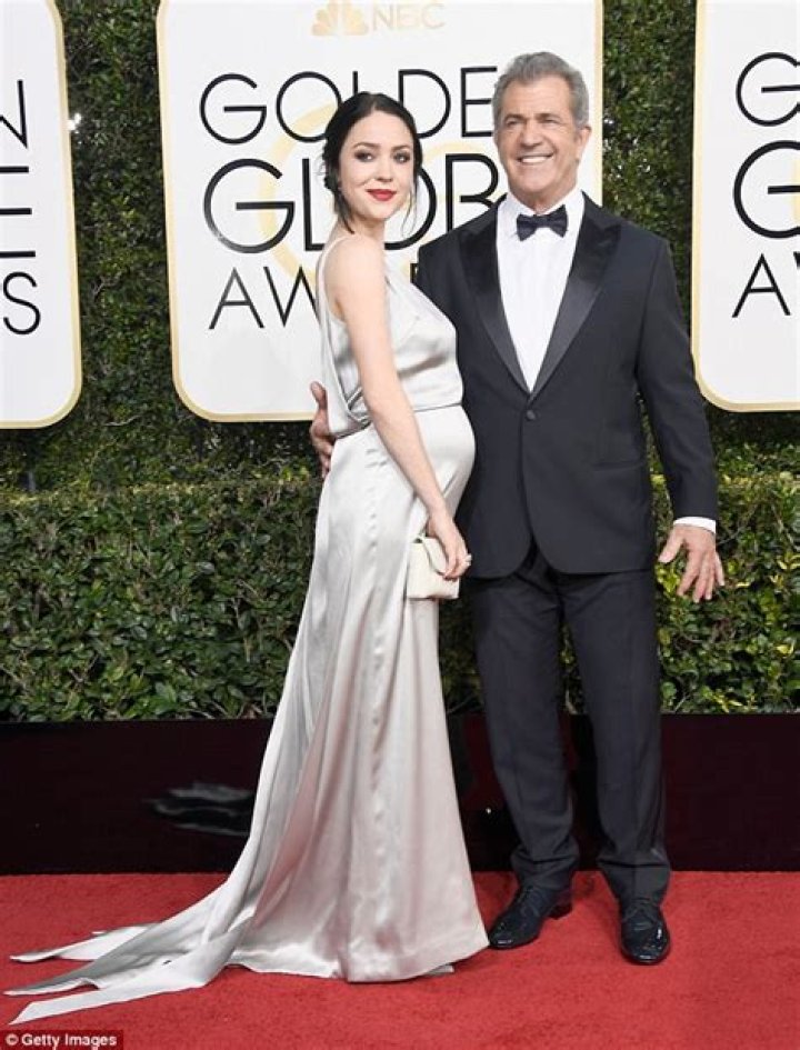 Mel Gibson strolls with girlfriend Rosalind Ross in LA Daily Mail Online