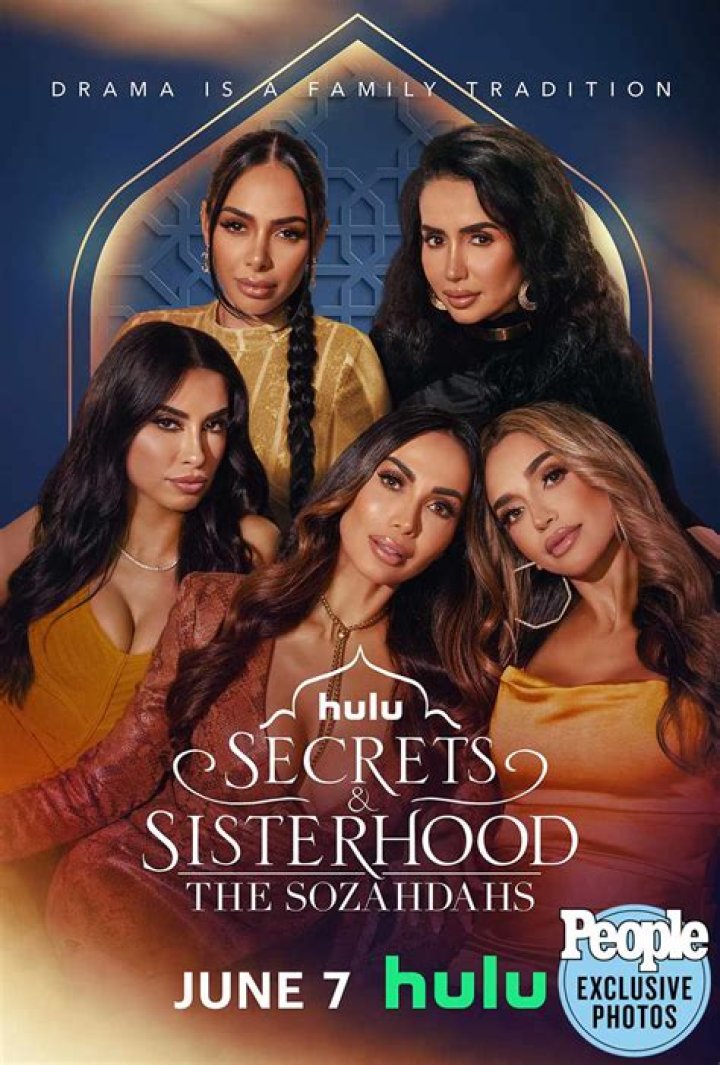 Muzlefa Sozahdah with her sisters and mother Muzlefa Sozahdah with her sisters and mother