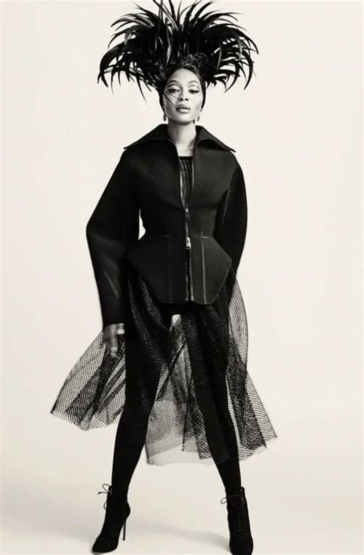 Naomi Campbell by Paolo Roversi Talks Africa's Exciting Future &mdash; Anne