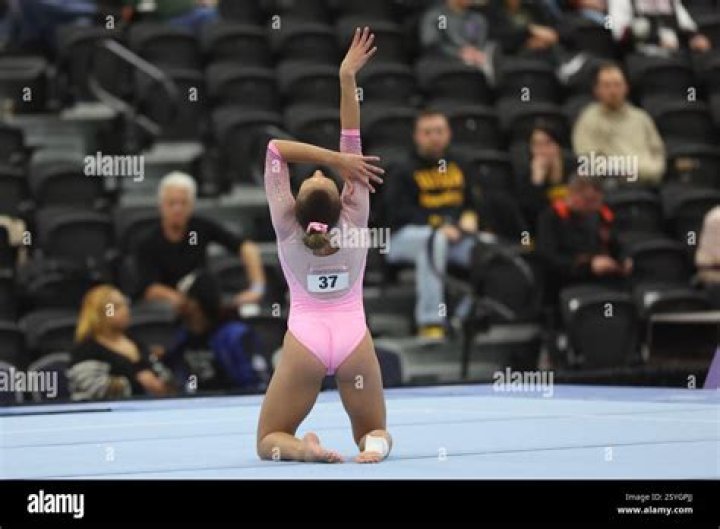 Nastia Liukin KyFun Female gymnast, Gymnastics images, Gymnastics
