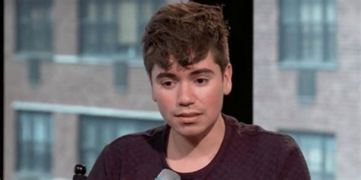 Noah Galvin to the Wayne Wiki Fandom