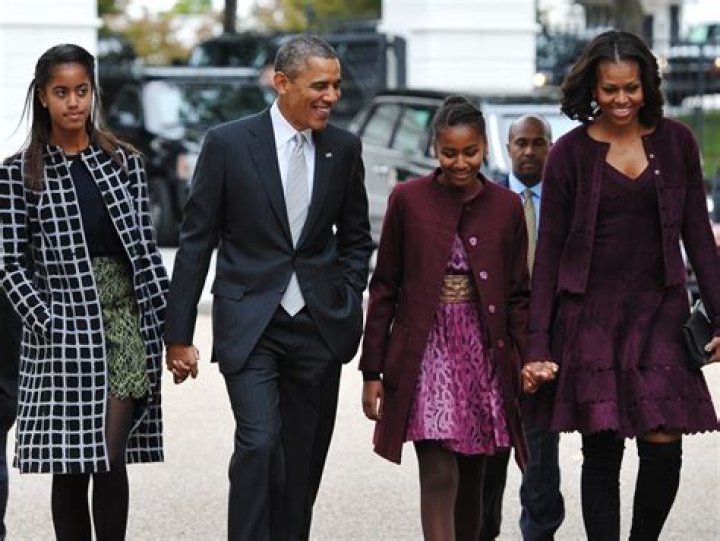 Obama family attends church service