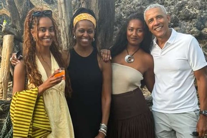Obamas release old photographs of pregnant Michelle &bull; Genesius Times