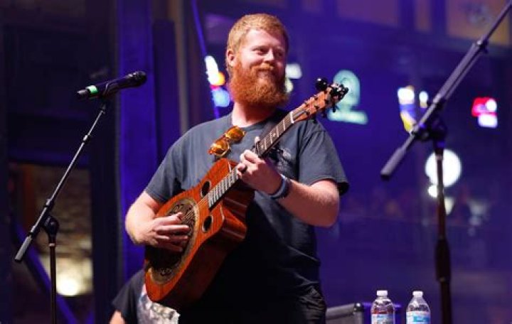 Oliver Anthony Music&rsquo;s &lsquo;Richmond&rsquo; Tops Hot 100 for Second Week Billboard