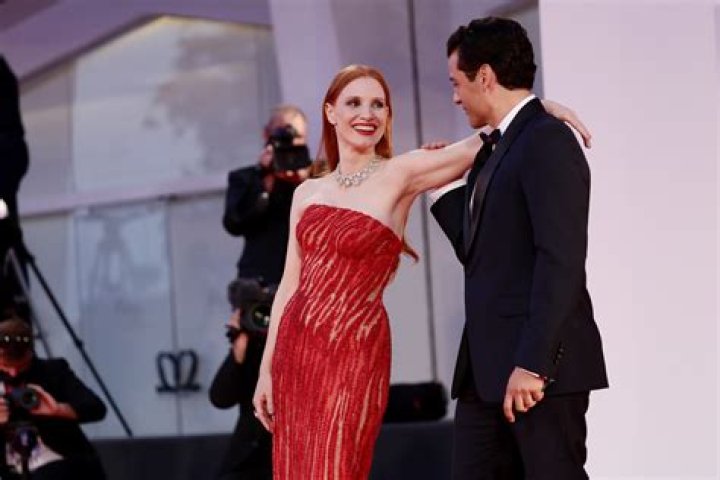 Oscar Isaac and Jessica Chastain&rsquo;s Venice Red Carpet Appearance Cements