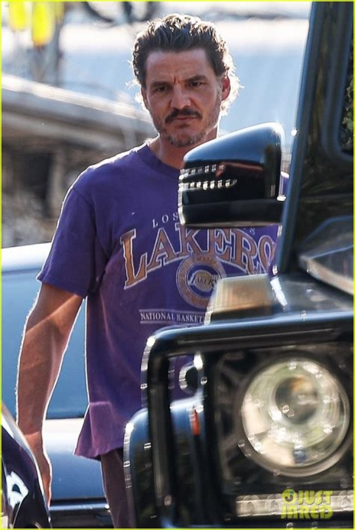 Pedro Pascal Hits the Gym After 'The Last of Us' Renewal News Photo 4886263 Photos Just