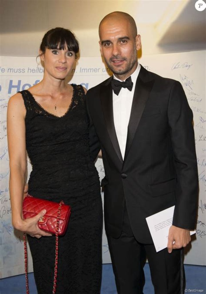 Pep Guardiola et sa femme Christina Serra lors de la c&eacute;r&eacute;monie de