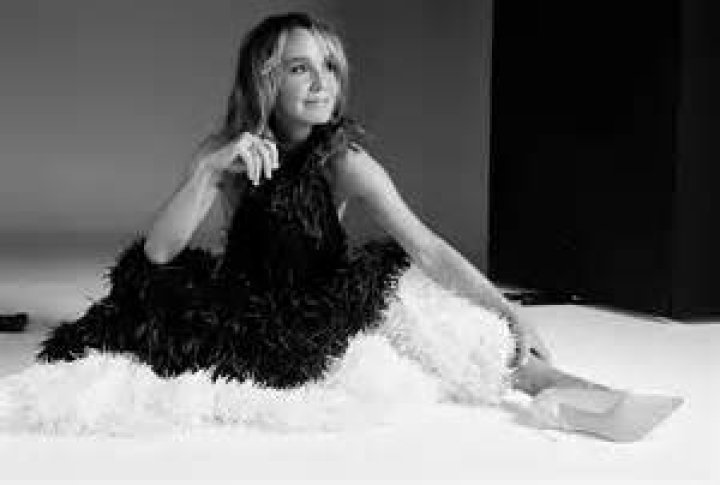 Philippine LeroyBeaulieu au photocall du d&eacute;fil&eacute; Ami automnehiver 2022