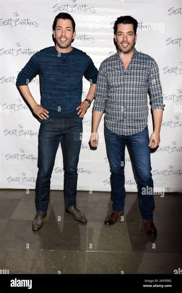 Property Brothers&rsquo; Drew Scott and Fiancee Linda Phan Get a SpinOff