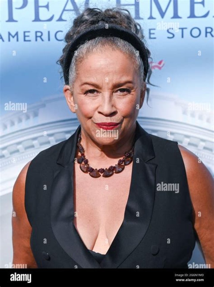 Rae Dawn Chong'a İnen Doğa&ccedil;lama &Ccedil;izgi Komandodaki Rol&uuml; Film Mekan