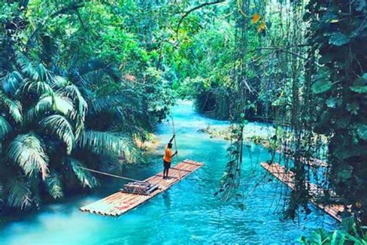 Rafting on the Martha Brae from Montego Bay
