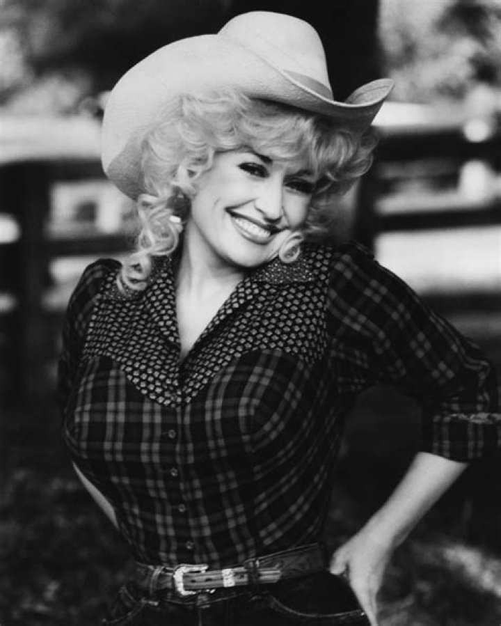 Remember when Dolly Parton fully subverted the &lsquo;dumb blonde&rsquo; clich&eacute; with her 80s excess styling