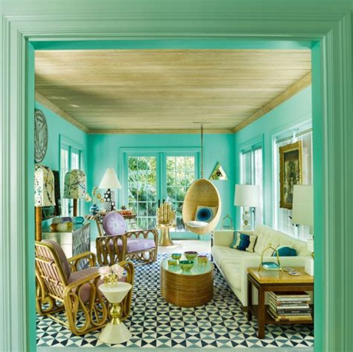 Renowned Interior Designer: Alan Komiseroff's Stellar Creations