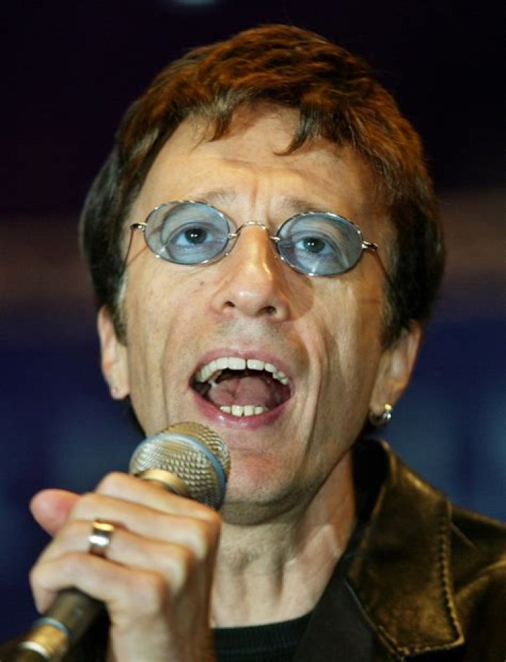 Report Bee Gee Robin Gibb gravely ill