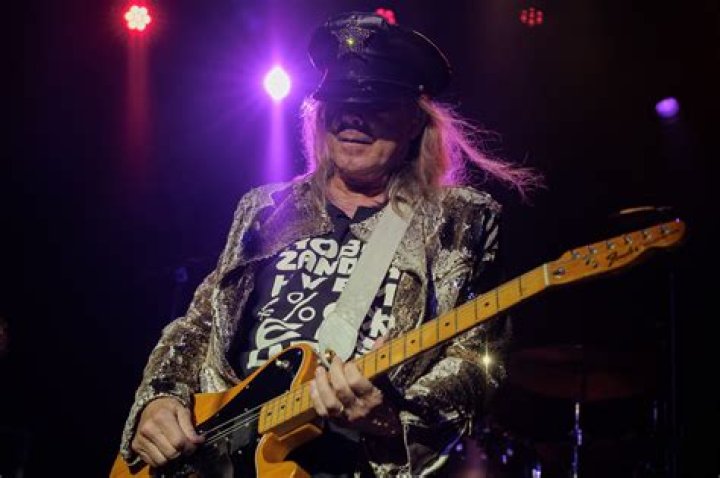 Robin Zander Alchetron, The Free Social Encyclopedia