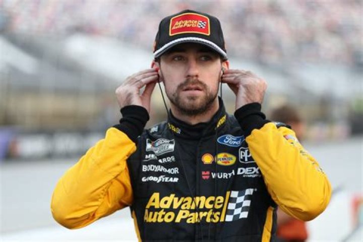Ryan Blaney Unexpectedly Pushes Veteran Reporter on Pit Road and Later Apologizes