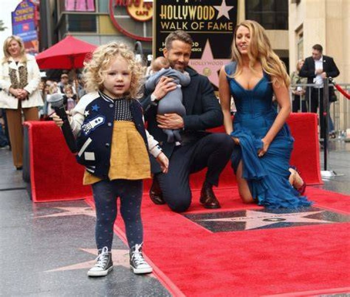 Ryan Reynolds Does Wife Blake Lively&rsquo;s Hair BEAUTY/crew