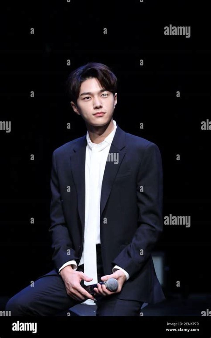 S. Korean actor Kim Myungsoo and actress Shin Hyesun Yonhap News Agency