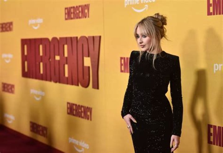 Sabrina carpenter emergency premiere in 2022 Sabrina carpenter