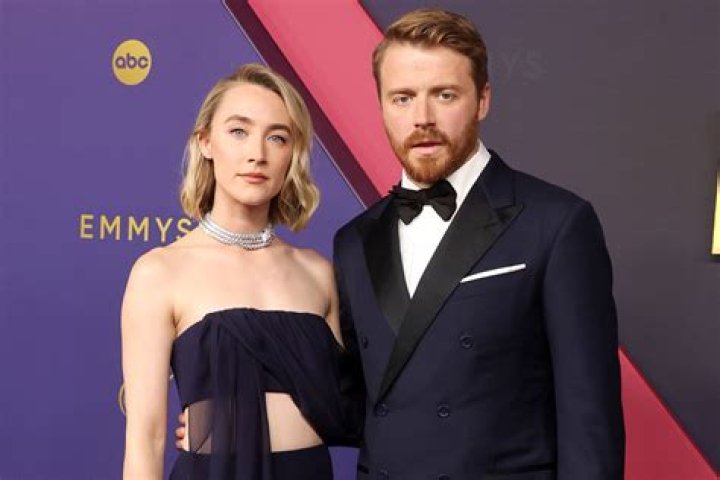 Saoirse Ronan and Jack Lowden Out for a stroll and breakfast in