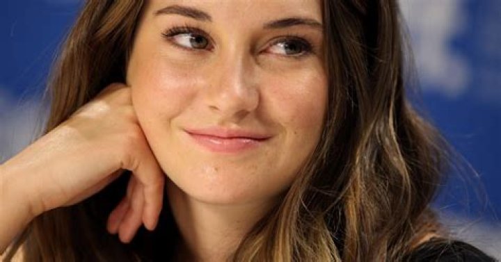 Shailene Woodley Biography and Photos Girls Idols Wallpapers and