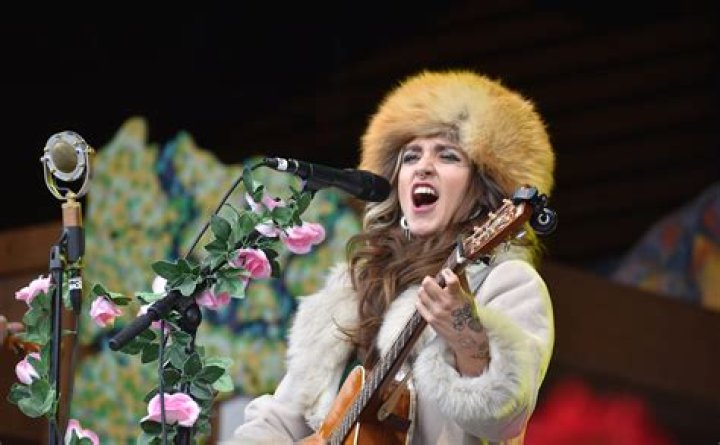Sierra Ferrell Covers Dolly Parton, Cancels Next Week of Shows Saving