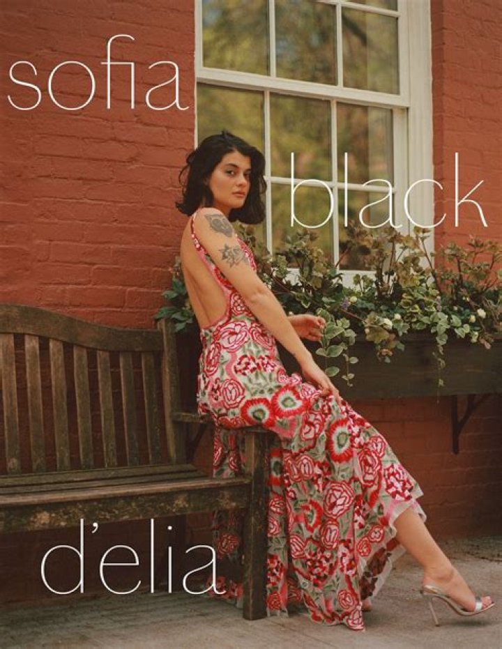 Sofia Black D'Elia & Husband Henry Joost Sit Courtside for New York