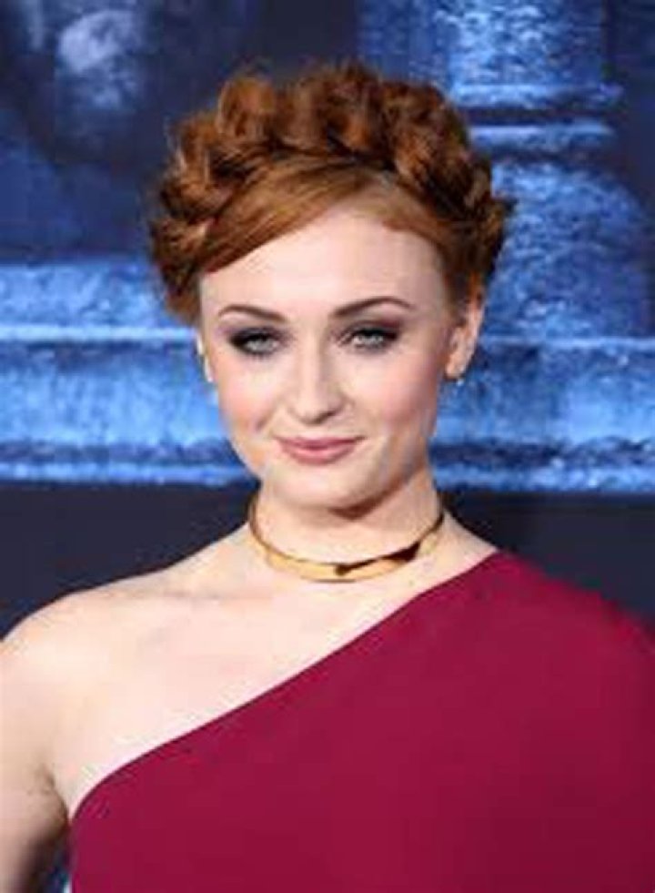 Sophie Turner Net Worth Salary, House, Car