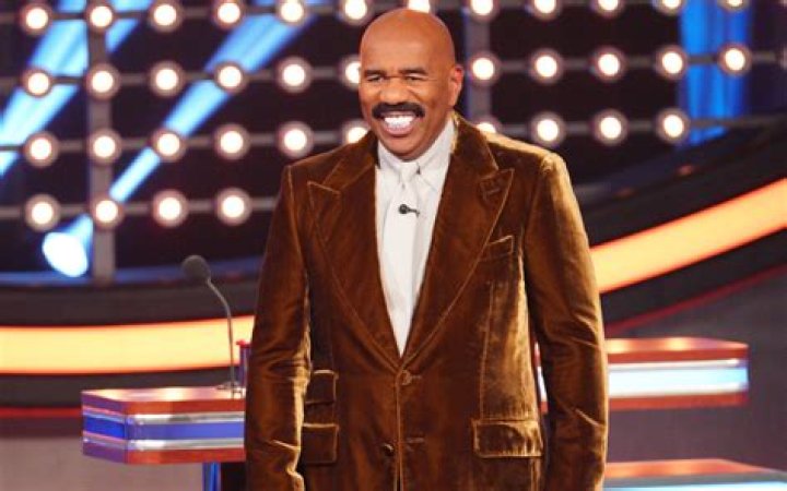 Steve Harvey Bewildered by Contestant's Answer on 'Celebrity Family