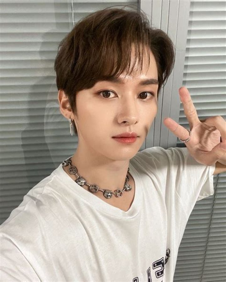 Stray kids Lee Know (Minho) Minho, Felix, Lee Know Stray Kids, Wtf Face
