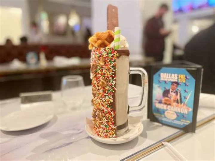 Sugar Factory Dallas Opens with Nick Cannon Fanfare, Fizzy Booze