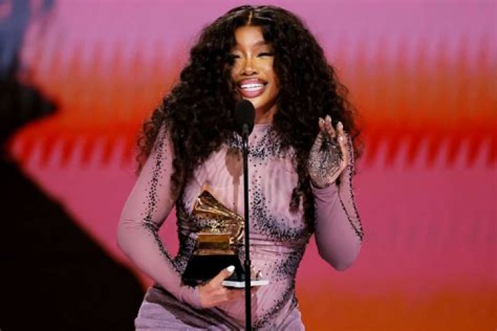 SZA Height How Tall is the Female Rapper?