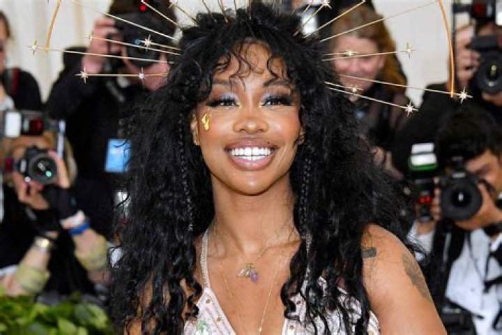 SZA to be honored as the Woman of the Year at the Billboard Women in