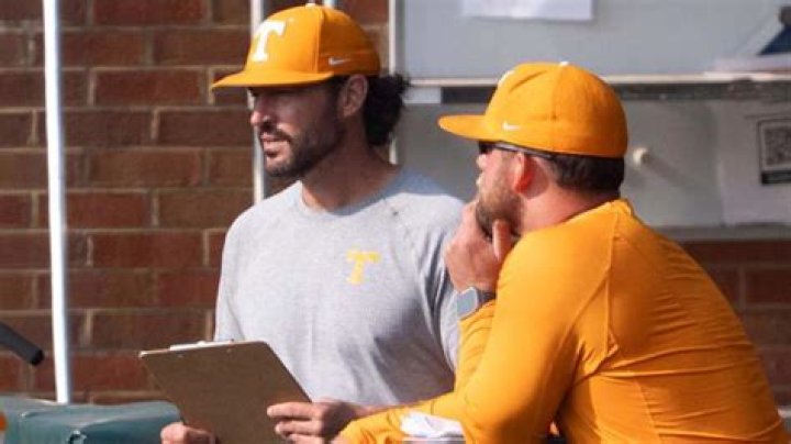 Tennessee baseball coach Tony Vitello had awesome celebration after