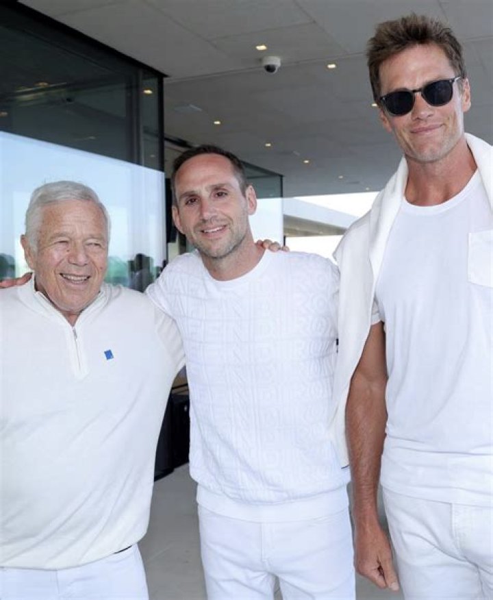 Tom Brady, Robert Kraft reunite at Michael Rubin's Hamptons party