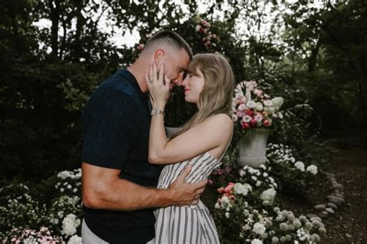 Travis Kelce BaldurMayzie