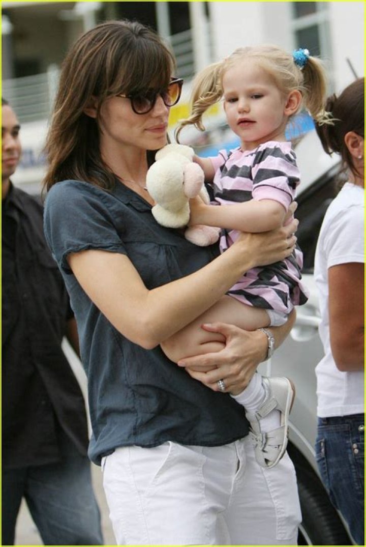 Violet Affleck Gives Giggles and Hugs Photo 1261111 Photos Just